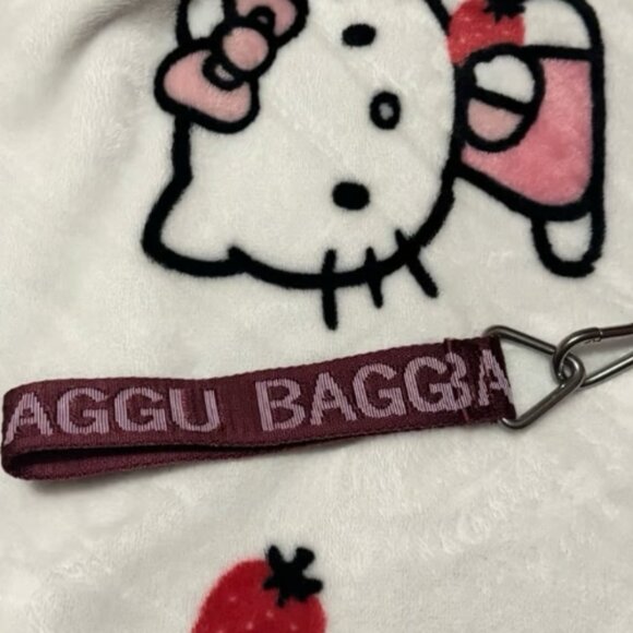 3 pc Lot UO Exclusive Oxblood Baggu Medium Crescent Bag with Keychain an… - Picture 2 of 5